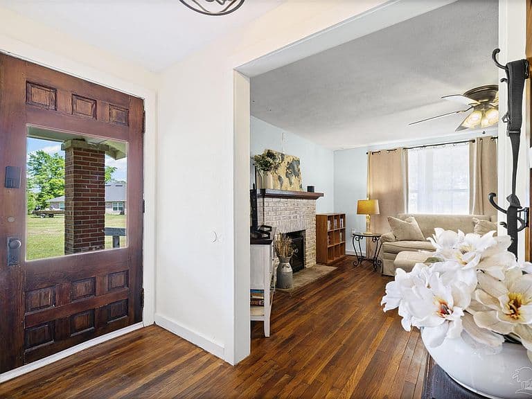 Listing photo 4