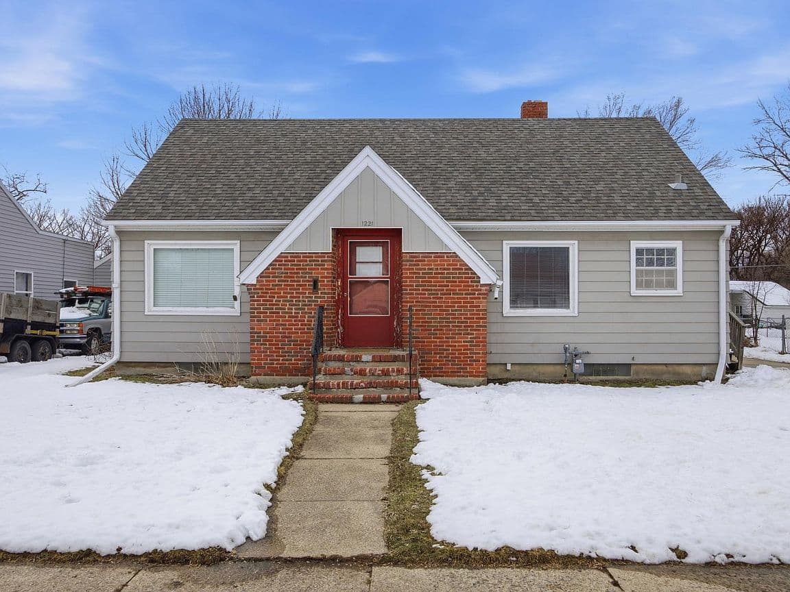 Primary listing photo