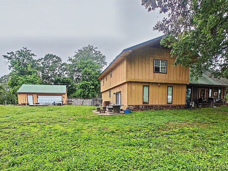 Listing photo 3