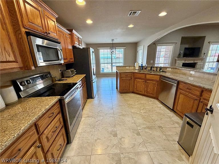 Listing photo 4