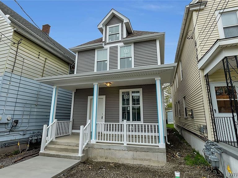 Listing photo 3