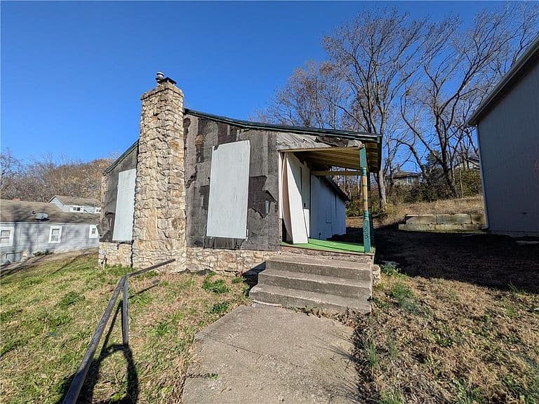 Listing photo 4
