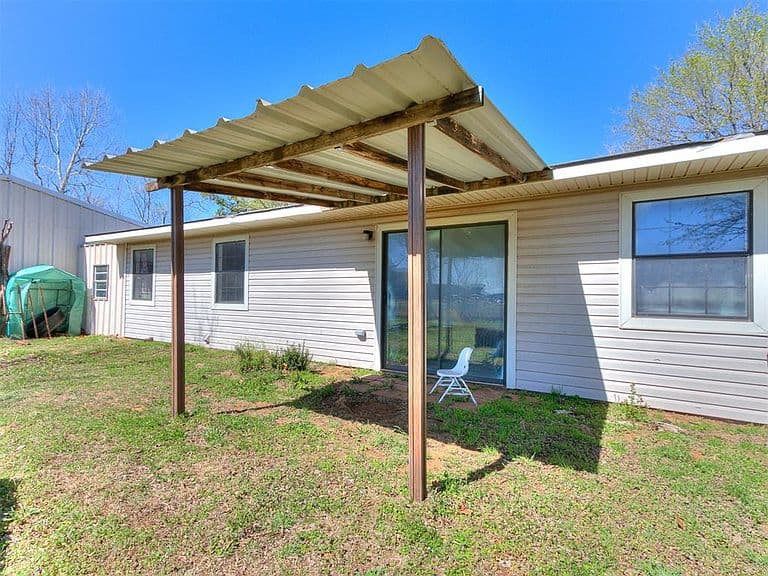 Listing photo 3