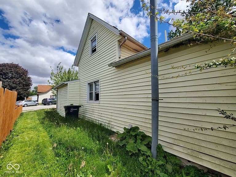 Listing photo 3