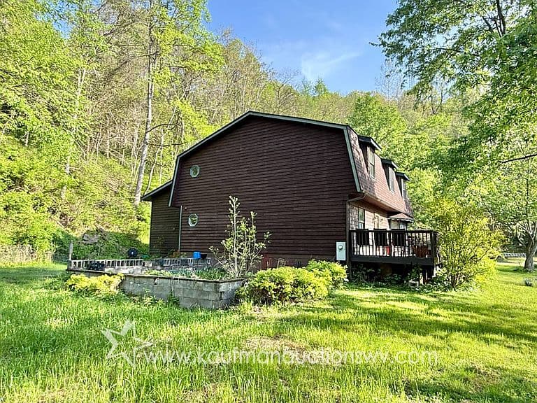 Listing photo 5