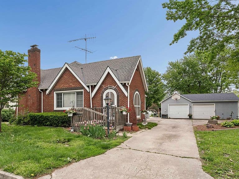 Listing photo 3