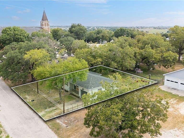 Listing photo 5