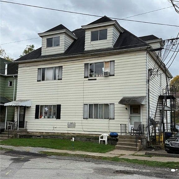 Listing photo 2