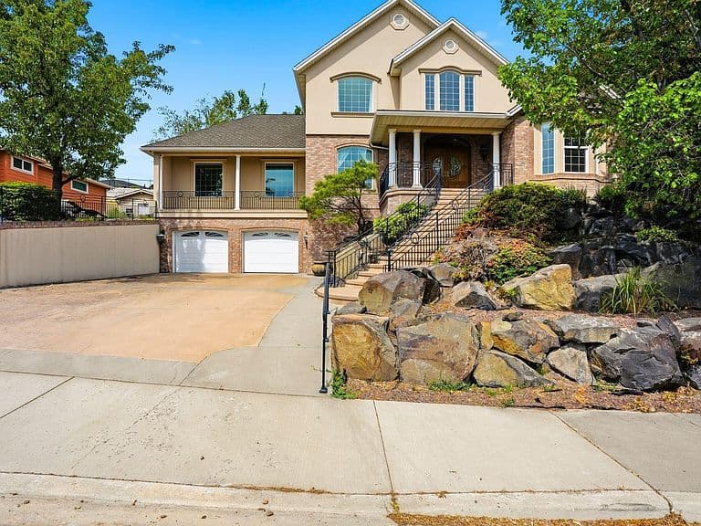 Listing photo 3