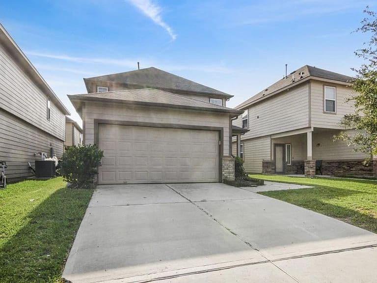 Listing photo 2