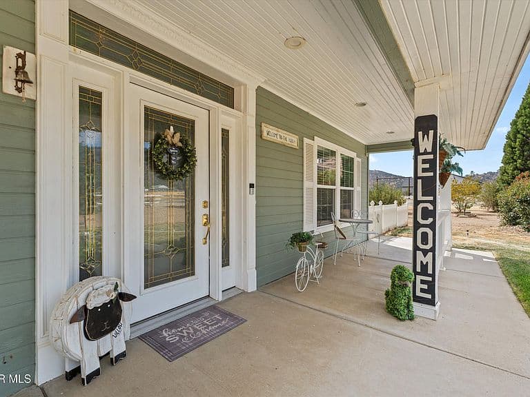 Listing photo 5