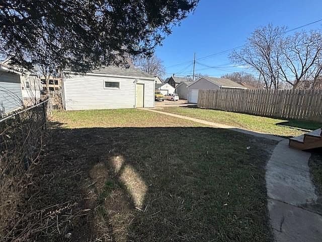 Listing photo 4