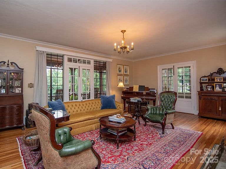 Listing photo 5