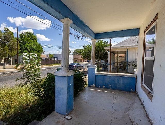 Listing photo 4