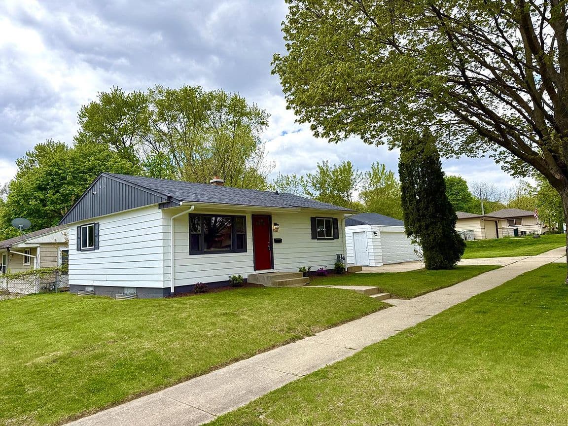 Primary listing photo