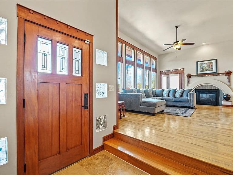 Listing photo 5