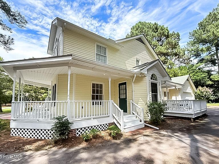 Listing photo 4