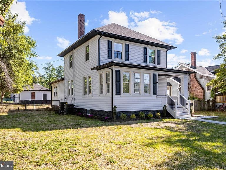 Listing photo 3