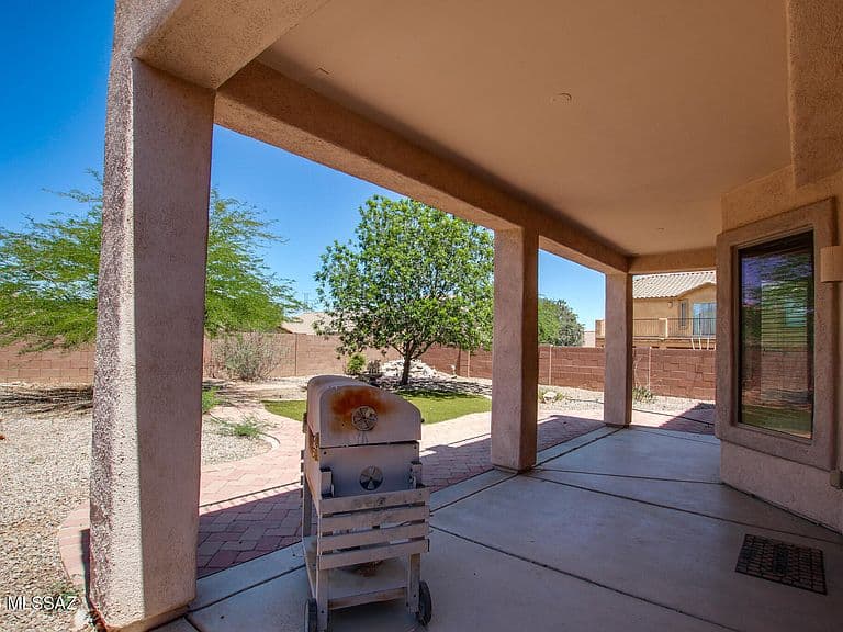 Listing photo 5