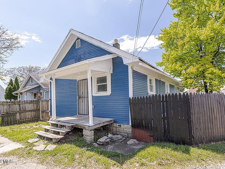 Listing photo 3