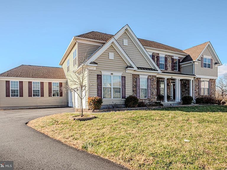 Listing photo 3