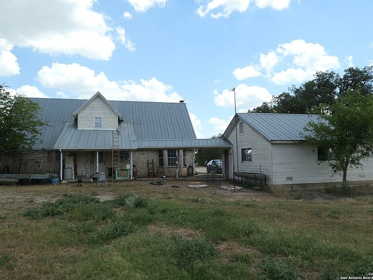 Listing photo 5