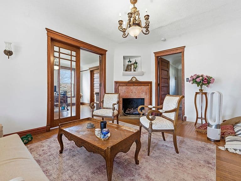 Listing photo 3