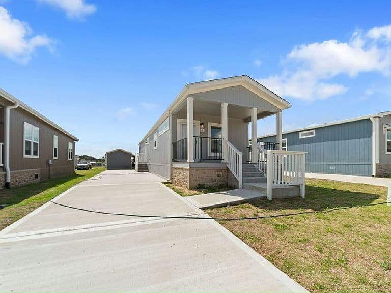 Listing photo 3
