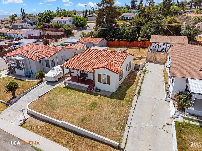 Listing photo 5