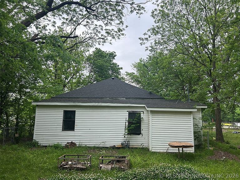 Listing photo 3