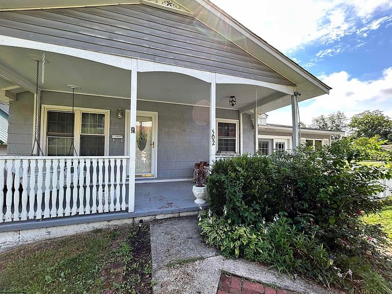 Listing photo 4