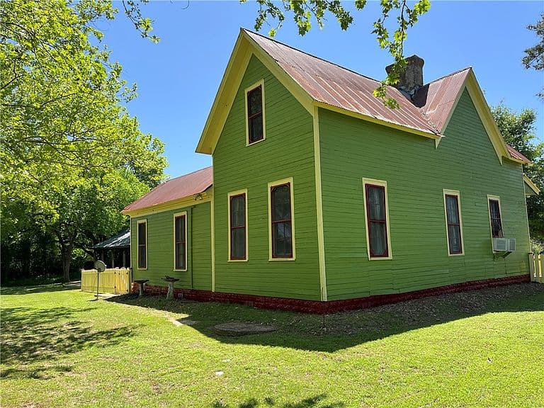 Listing photo 4
