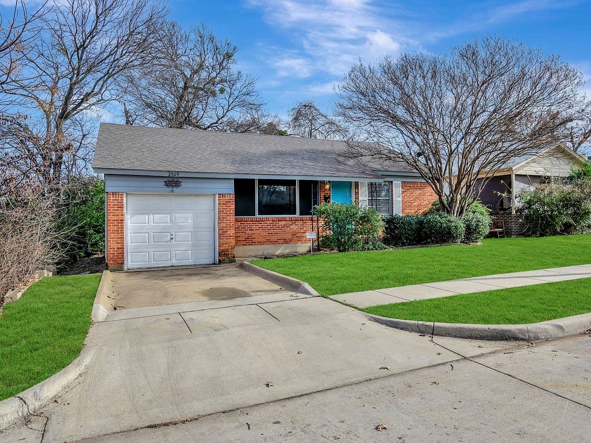 Primary listing photo