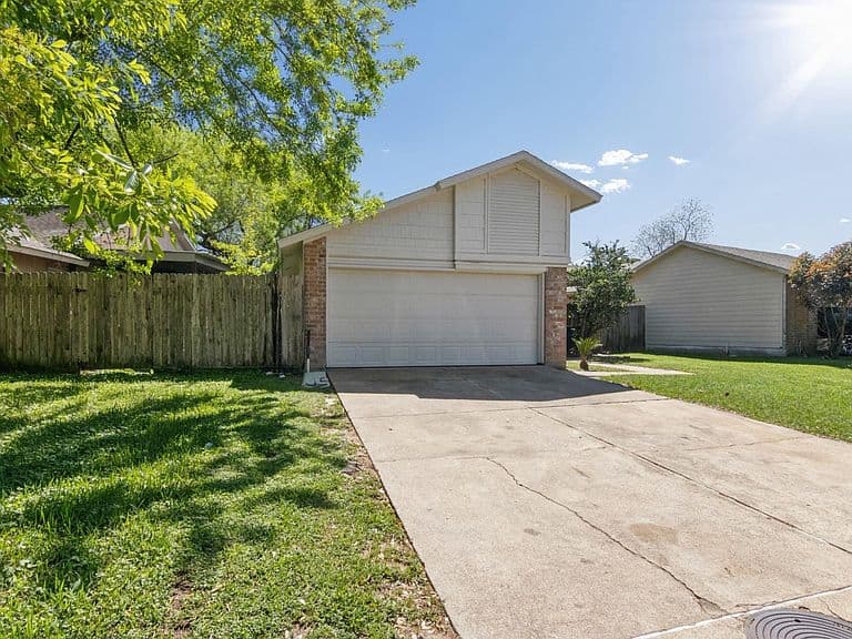 Listing photo 3