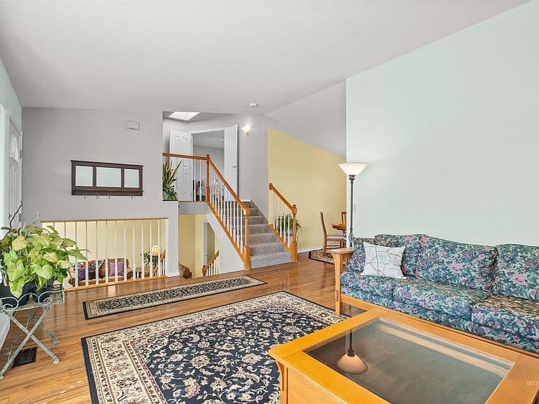 Listing photo 4
