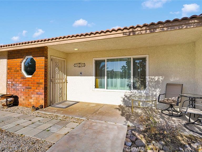 Listing photo 4