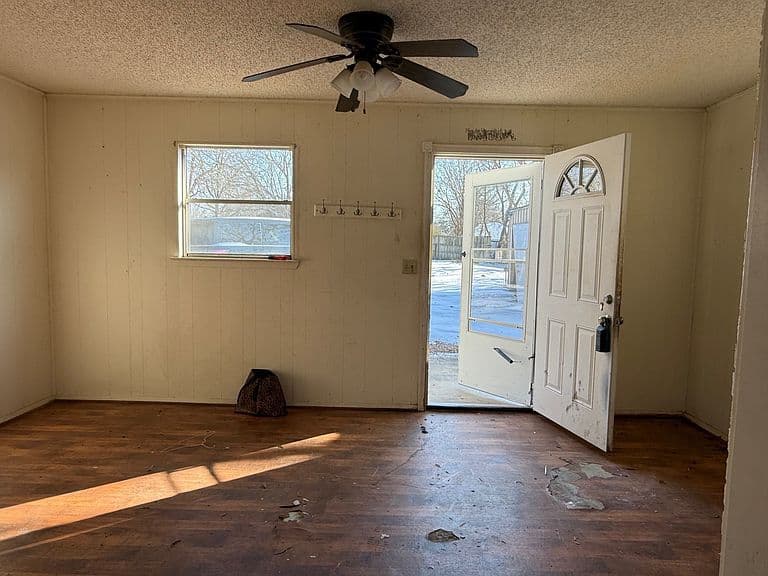 Listing photo 4
