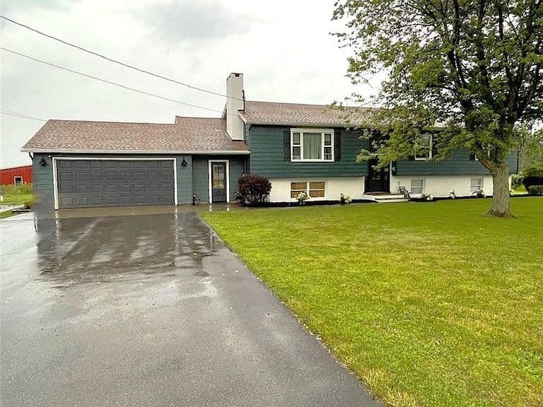 Listing photo 4