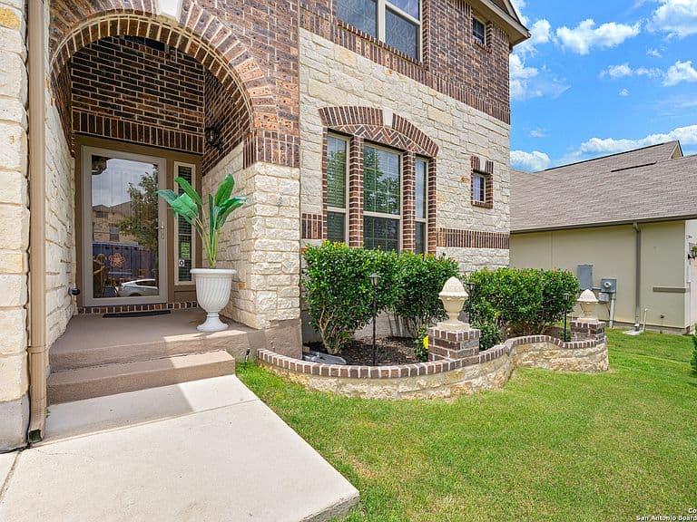 Listing photo 4