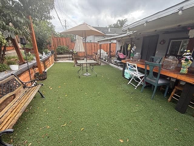 Listing photo 5