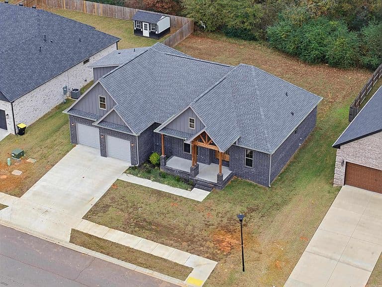 Listing photo 4