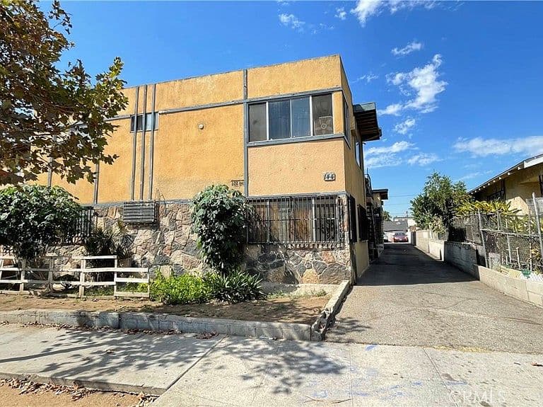 Listing photo 4