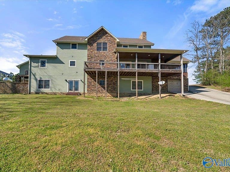 Listing photo 4