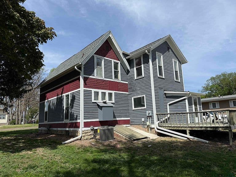 Listing photo 3