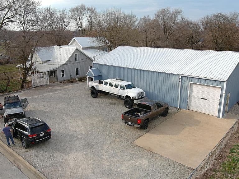 Listing photo 2