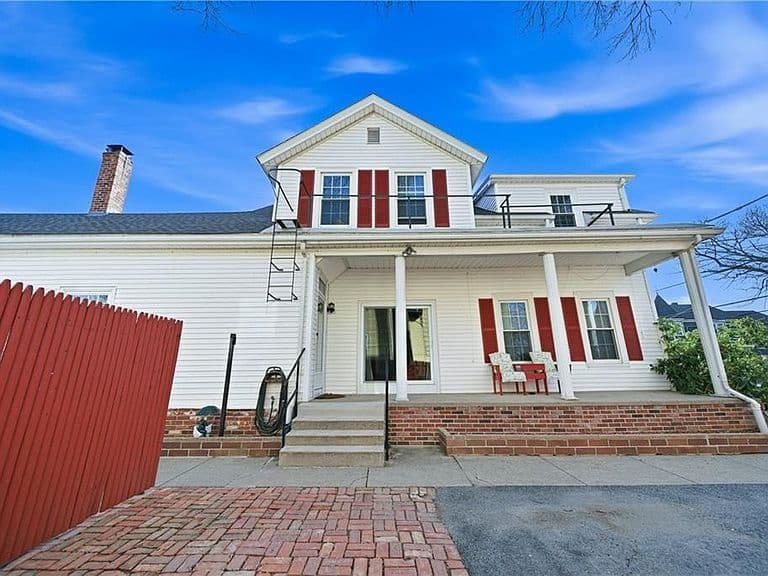 Listing photo 4