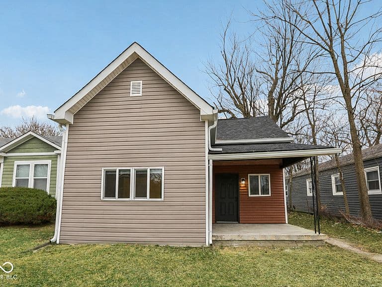 Listing photo 2