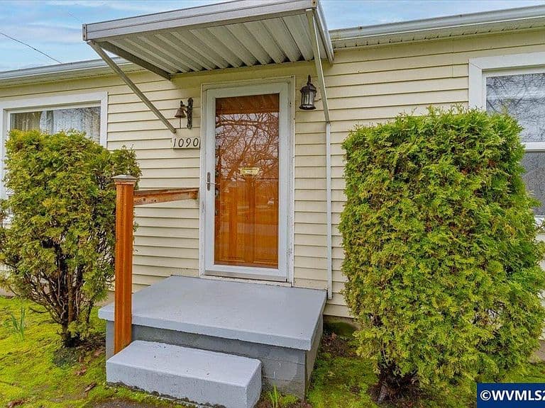 Listing photo 4