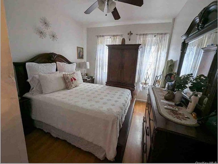 Listing photo 5