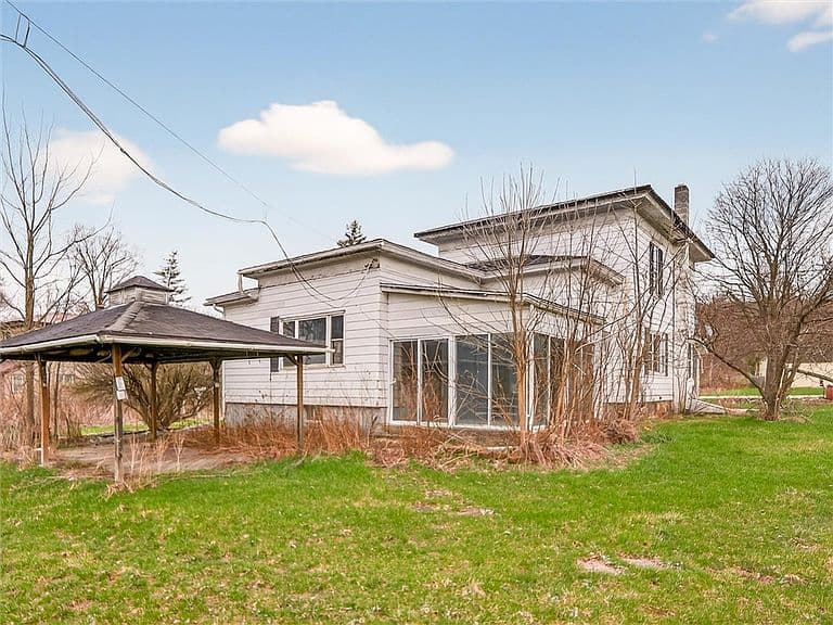 Listing photo 4